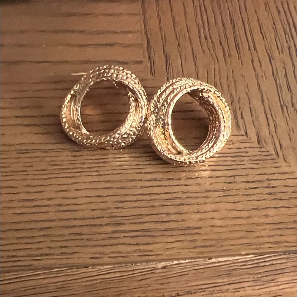 Chic Gold Textured Hoop Earrings